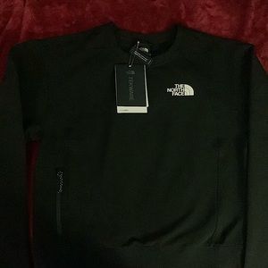 The North Face Women’s Small tekware black crew neck